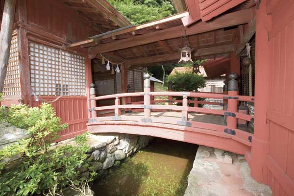 鷲原八幡宮潔斎橋の画像