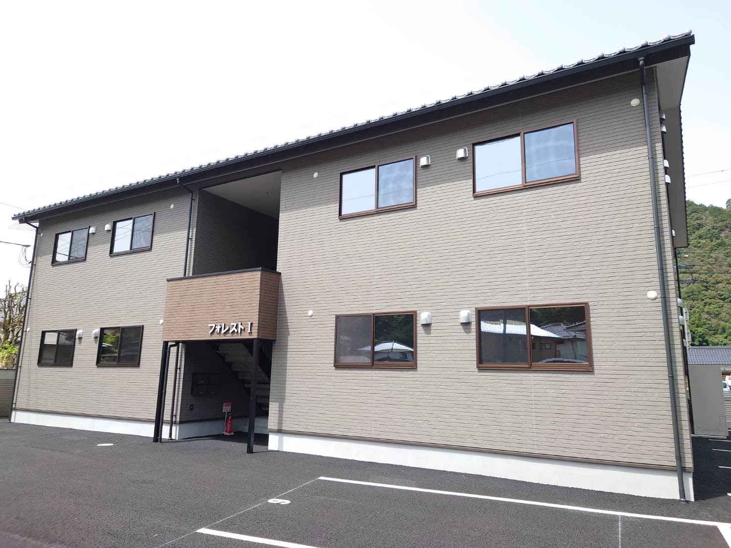 フォレスト外観